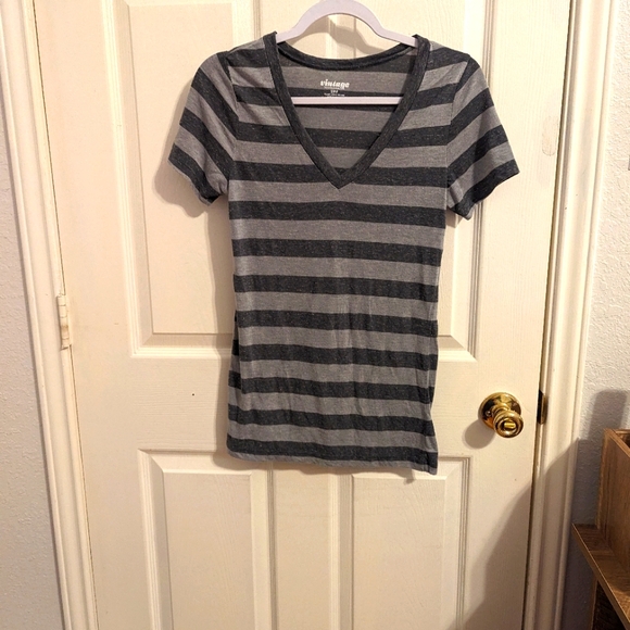 Old Navy Tops - 5/$20🩵 Old Navy Vintage Women's Vneck Tshirt